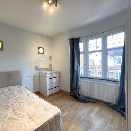 Image 5 - 112 Tooting Bec Road, London, SW17 8BW, United Kingdom - Room for rent