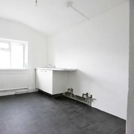 Image 7 - Creighton Avenue, London, E6 3DT, United Kingdom - Townhouse for rent