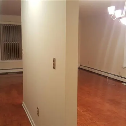 Rent this 3 bed apartment on 70 Elm Avenue in City of Mount Vernon, NY 10550