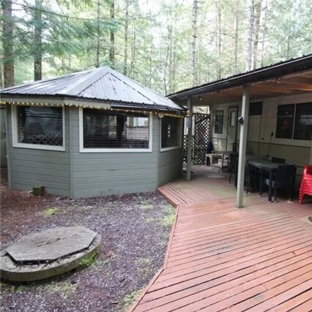 Buy this studio apartment on 4180 Christmas Tree Circle in Maple Falls, Whatcom County