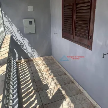 Buy this 3 bed house on Rua José Justiano de Paiva in Catanduvas, Varginha - MG
