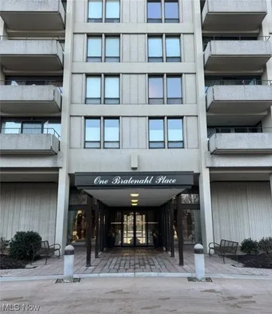 Buy this 2 bed condo on 1 Bratenahl Place in Bratenahl, Cuyahoga County