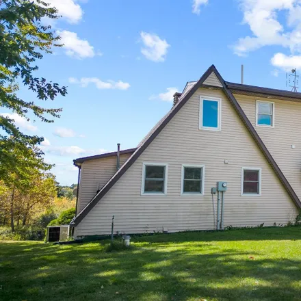 Buy this 4 bed loft on 3505 West 600 North in Steuben County, IN 46737