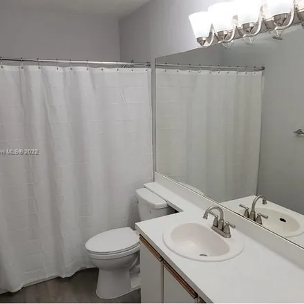 Image 7 - 18340 Northwest 68th Avenue, Country Club, Miami-Dade County, FL 33015, USA - Apartment for rent