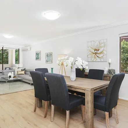 Image 3 - Hume Avenue, Castle Hill NSW 2154, Australia - Apartment for rent