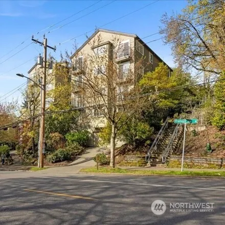 Buy this 1 bed condo on 3901 Fremont Avenue North in Seattle, WA 98103