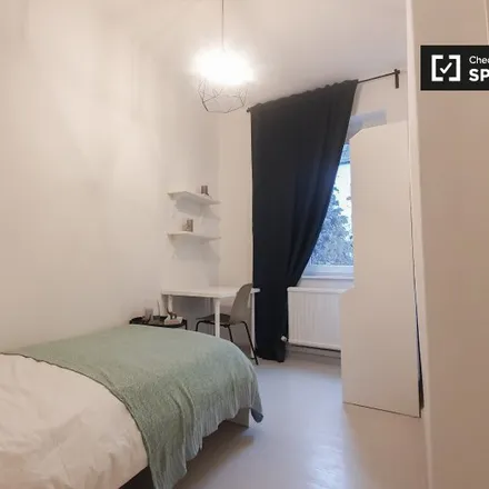 Rent this 3 bed room on Treseburger Ufer 44a in 12347 Berlin, Germany