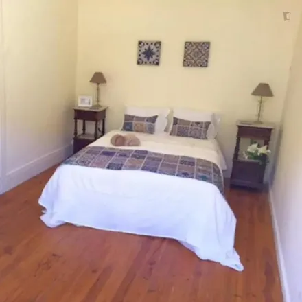 Rent this 2 bed apartment on Rua Conselheiro Veloso da Cruz in 4400-320 Vila Nova de Gaia, Portugal