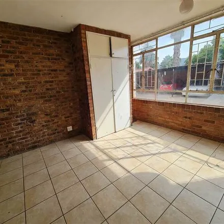 Image 2 - Ferdinand Street, Daspoort, Pretoria, 0019, South Africa - Apartment for rent