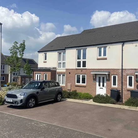 Rent this 3 bed townhouse on unnamed road in Lydney, GL15 5FY