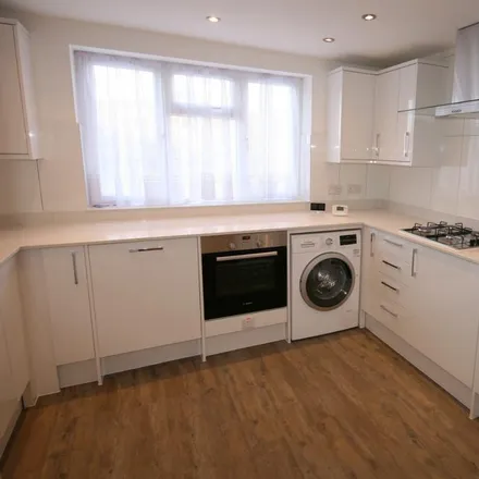 Rent this 3 bed apartment on 3 Highfield Avenue in London, NW11 9EU