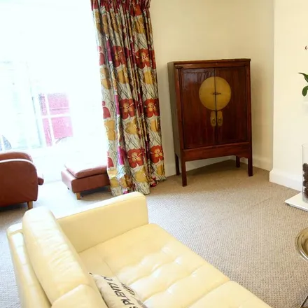 Image 7 - Tenby, SA70 7JD, United Kingdom - Apartment for rent