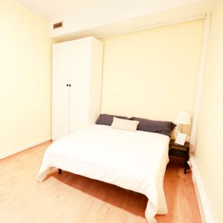 Rent this 4 bed room on Carrer d'Aribau in 153, 08001 Barcelona