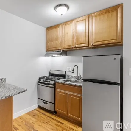 Image 3 - 7456 N Greenview Ave, Unit 3D - Apartment for rent