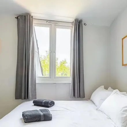 Rent this 3 bed apartment on 29 Replingham Road in London, SW18 5LS