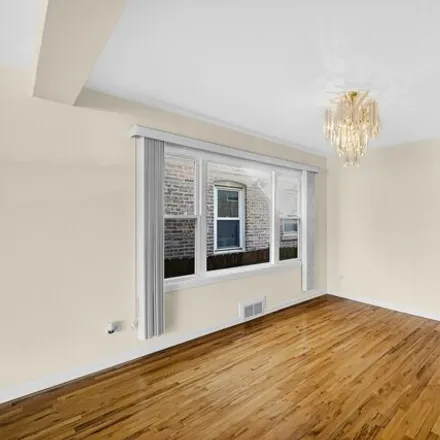 Image 5 - 8145 South Winchester Avenue, Chicago, IL 60620, USA - House for sale