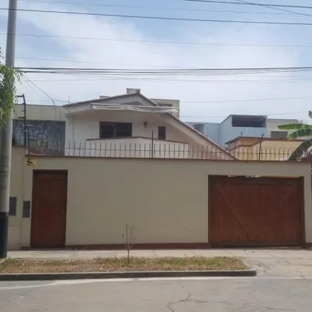 Buy this 94 bed house on Jirón Bartolome Ruiz in Santiago de Surco, Lima Metropolitan Area 51132