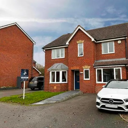 Buy this 4 bed house on Jacombe Close in Warwick, CV34 6JN