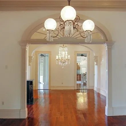 Image 5 - 2715 Magazine St Apt A, New Orleans, Louisiana, 70130 - House for rent