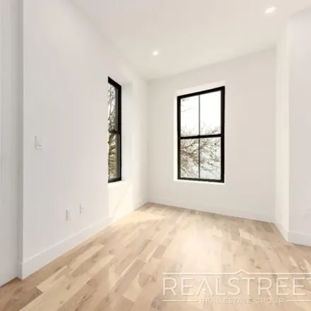 Image 5 - 1390 Eastern Parkway, New York, NY 11233, USA - House for rent