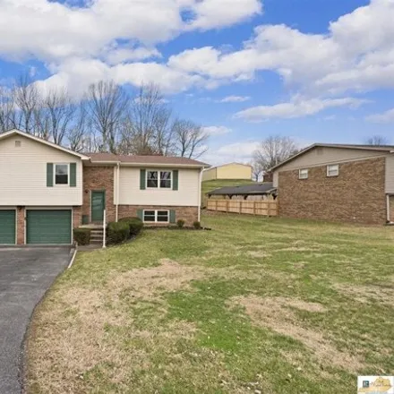 Buy this 4 bed house on 200 Simmental Lane in Glasgow, KY 42141