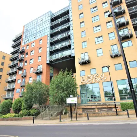 Image 4 - Han, West One Plaza, Saint George's, Sheffield, S1 4JF, United Kingdom - Apartment for rent