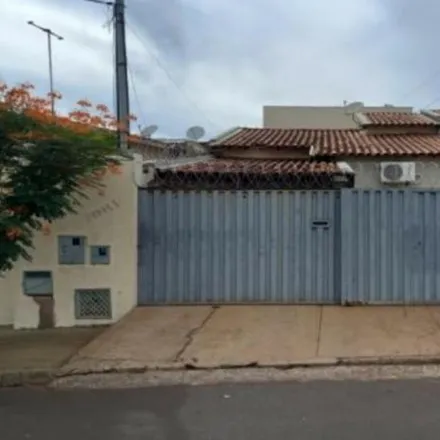 Buy this 2 bed house on Rua Guiomar Rodrigues da Cunha in Setor Universitário, Uberaba - MG