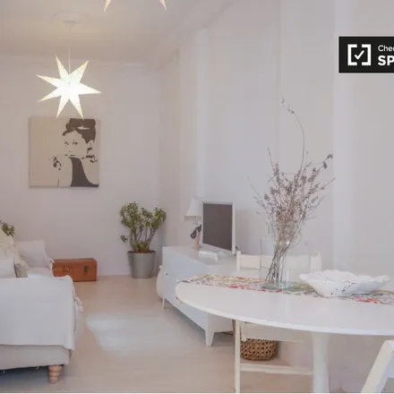 Rent this 2 bed apartment on Madrid in Policlínica Meprysa, Calle de Montesa