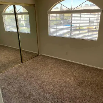 Image 3 - 738 Rusty Spur Drive, Henderson, NV 89014, USA - Room for rent