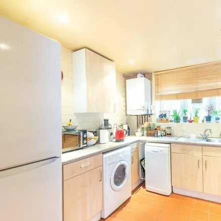 Rent this 3 bed apartment on Luscombe Way in London, SW8 2SZ