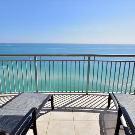 Image 1 - Doubletree Ocean Point Beach Resort, 17375 Collins Avenue, Sunny Isles Beach, FL 33160, USA - Condo for rent