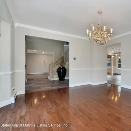 Image 8 - 198 Connecticut Street, New York, NY 10307, USA - House for sale