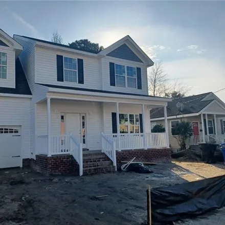 Buy this 4 bed house on 1005 Centre Avenue in Portsmouth, VA 23704