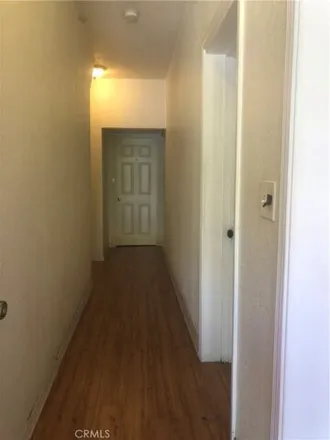 Image 5 - 598 West 40th Place, Los Angeles, CA 90037, USA - House for sale