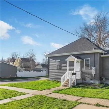 Buy this 2 bed house on 479 Water Street in Knoxville, IA 50138