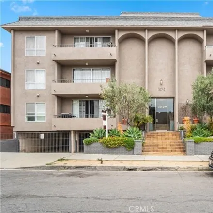 Buy this 3 bed condo on Mama Hong's in Amherst Avenue, Los Angeles