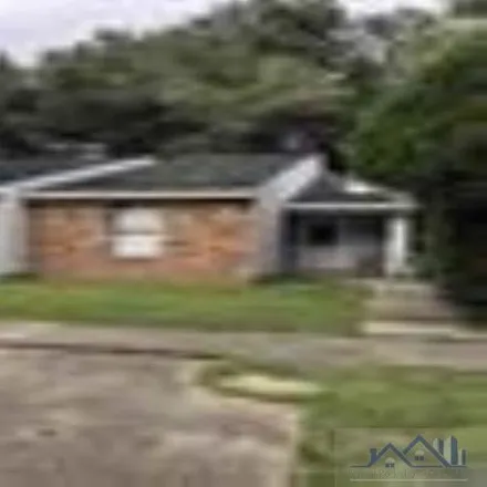 Buy this 2 bed house on 116 Wolfe Street in Thibodaux, LA 70301