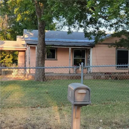 Buy this studio house on 1902 South Wall Street in Belton, TX 76513