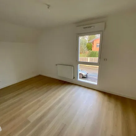 Rent this 5 bed apartment on 3252 Route de Neufchâtel in 76230 Bois-Guillaume, France