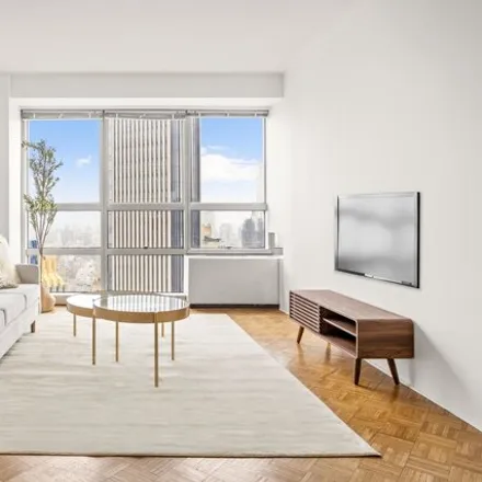 Image 1 - 150 West 57th Street, New York, NY 10019, USA - Condo for sale