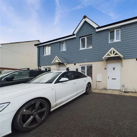 Rent this 3 bed townhouse on Navigator Way in Truro, TR1 3FX