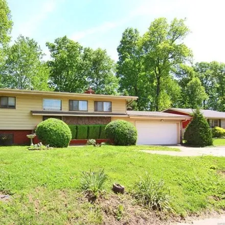 Buy this 4 bed house on 1980 Perryville Road in Cape Girardeau, MO 63701