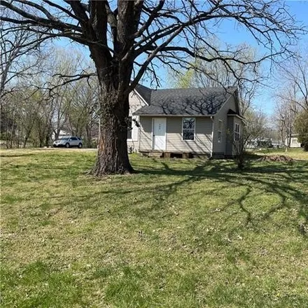Image 3 - 842 North Main Street, Butler, MO 64730, USA - House for sale