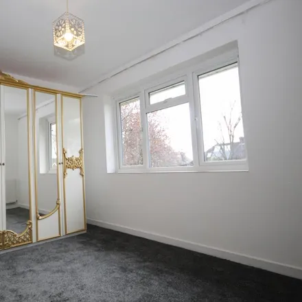 Image 5 - unnamed road, London, NW9 8NE, United Kingdom - Apartment for rent