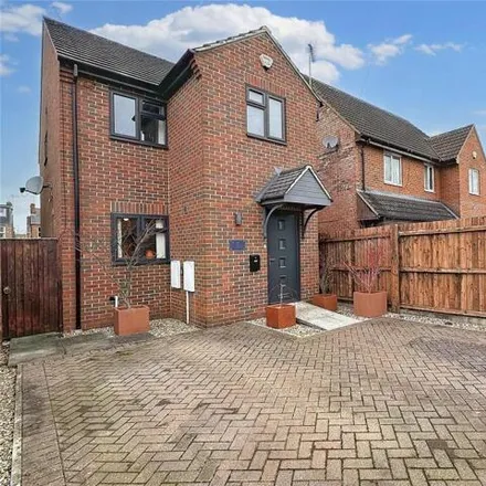 Buy this 3 bed house on North Road in Gloucester, GL1 3JX