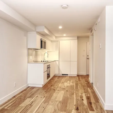 Rent this 1 bed apartment on Chemin Olmsted in Montreal, QC H3A 2B7