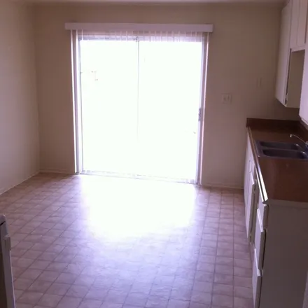Image 7 - 20357 Thunderbird Road, Apple Valley, CA 92307, USA - Apartment for rent