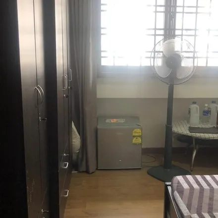 Image 2 - Blk 284, Footpath, Toh Guan View, Singapore 600275, Singapore - Room for rent