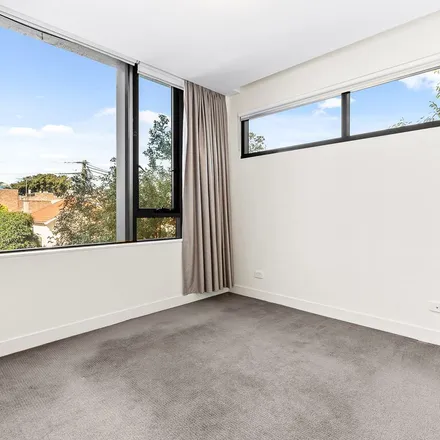 Image 3 - 32 Rothschild Avenue, Rosebery NSW 2018, Australia - Apartment for rent