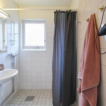 Image 3 - Tuanthong thaimassage, Skärlingebacken, 124 34 Stockholm, Sweden - Apartment for rent